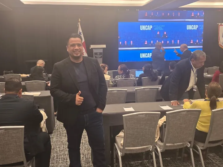 Marco Cruz en un encuentro de UNCAP en Panamá